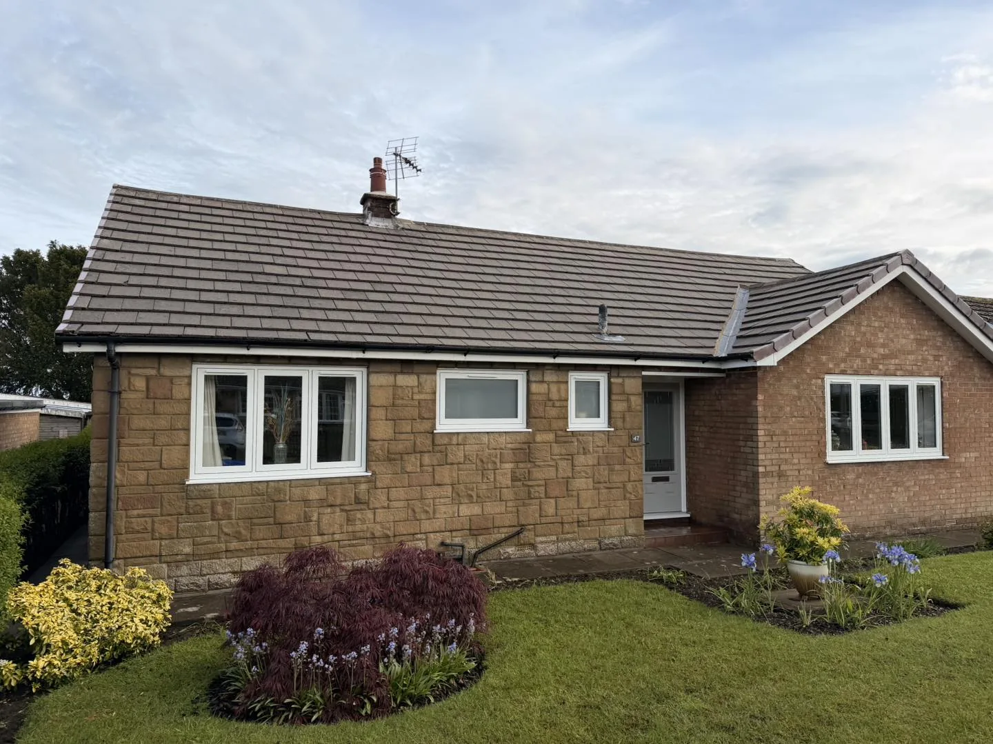 Bungalow roof after cleaning by Hopkins Exterior Cleaning